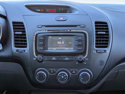 Certified 2017 Kia Forte LX w/ LX Popular Package image 20