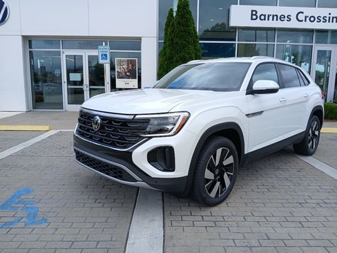 New 2026 Volkswagen Atlas Cross Sport SE FWD image 3