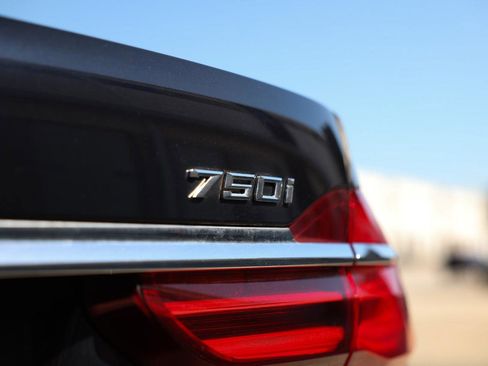 Used 2016 BMW 750i xDrive AWD/4WD image 28