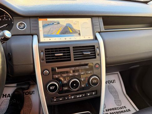 Used 2017 Land Rover Discovery Sport HSE image 33