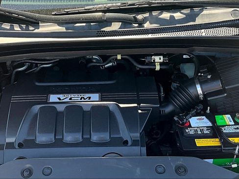 Used 2024 Volkswagen Atlas Cross Sport SEL R-Line AWD/4WD image 9