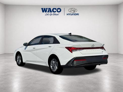 Certified 2026 Hyundai Elantra Hybrid FWD image 7