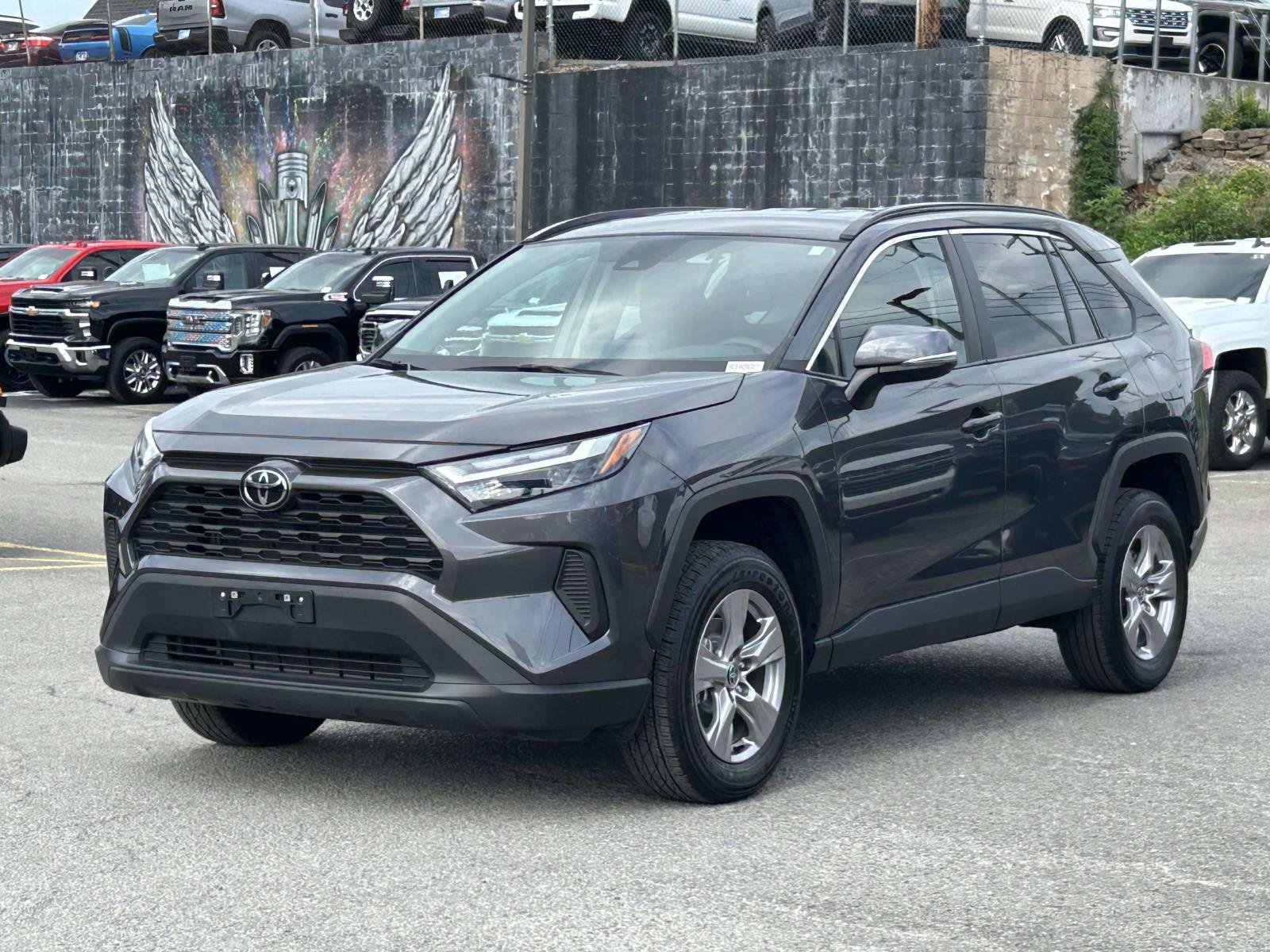 Used 2025 Toyota RAV4 XLE FWD image 3