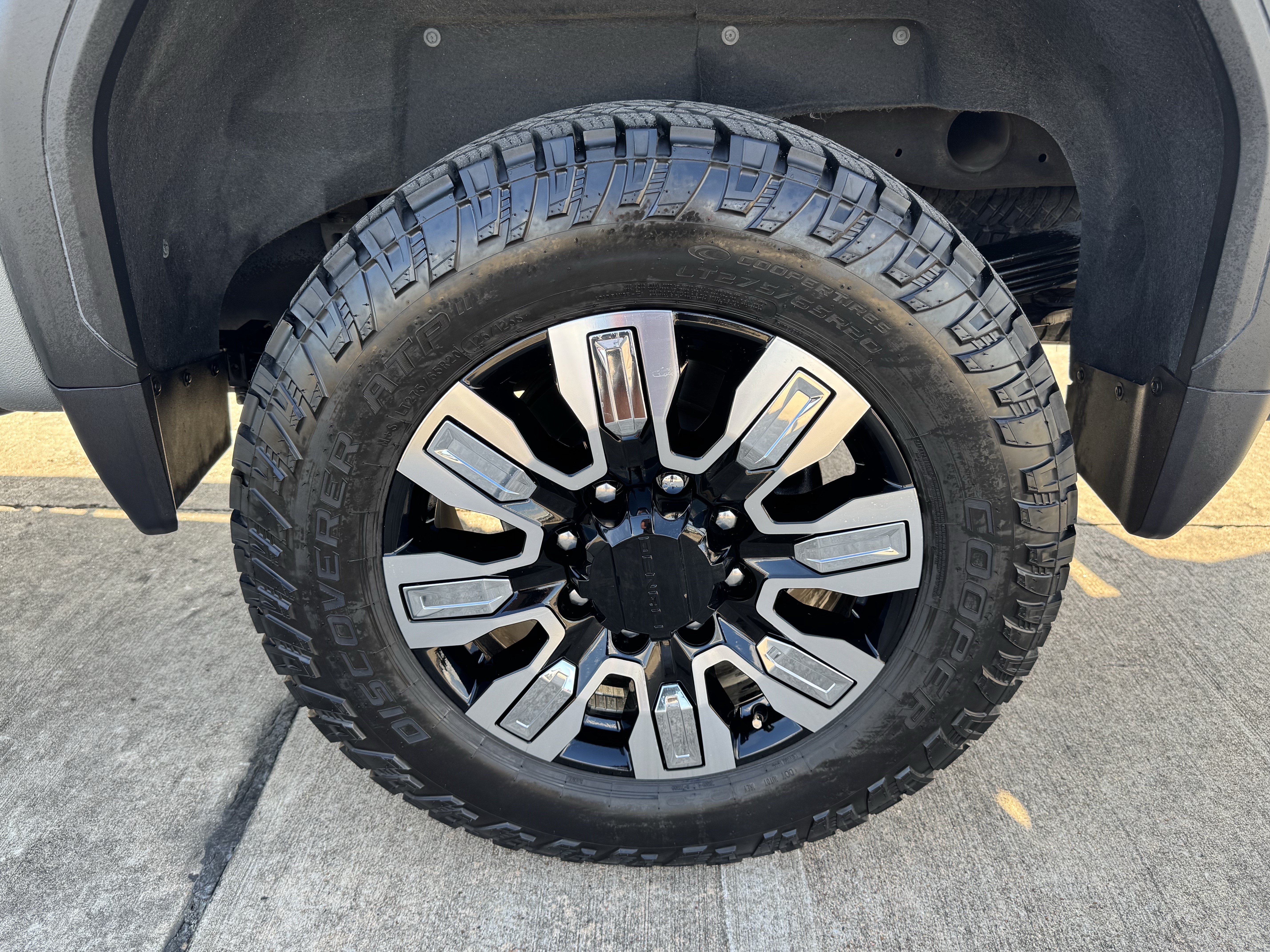 Used 2025 GMC Sierra 2500 Denali w/ Denali Reserve Package AWD/4WD image 36