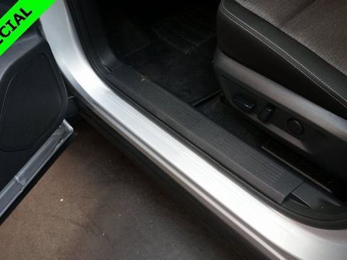 Used 2022 Nissan Rogue SV image 29