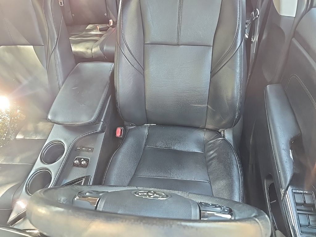 Used 2018 Toyota Avalon XLE FWD image 8
