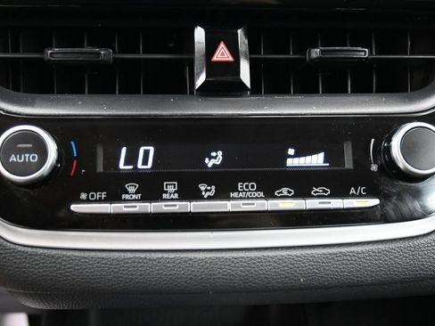 Used 2024 Toyota Corolla LE FWD image 31