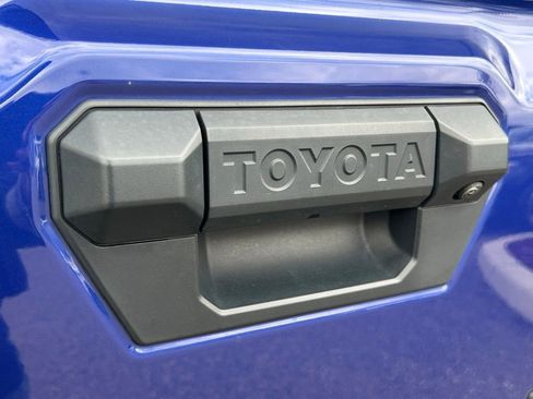 Used 2025 Toyota Tacoma TRD Sport w/ TRD Sport Upgrade Package image 58