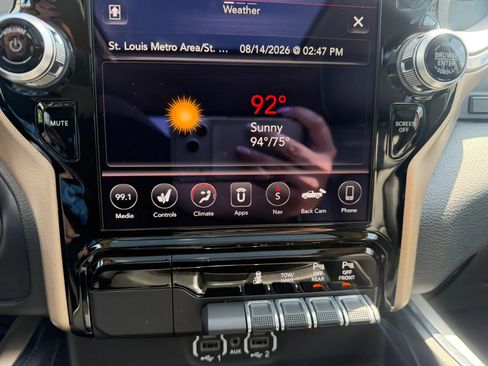 Used 2020 RAM 1500 Laramie AWD/4WD image 25