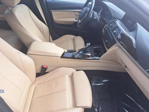 Used 2017 BMW 330i Sedan RWD image 10