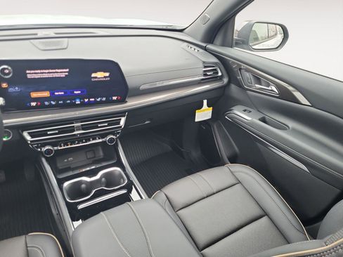 New 2026 Chevrolet Traverse High Country w/ LPO, Floor Liner Package image 12