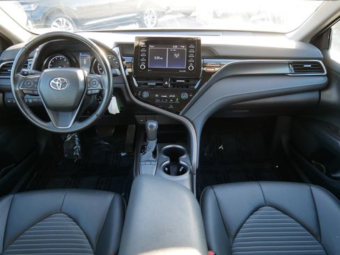 Used 2023 Toyota Camry SE image 10