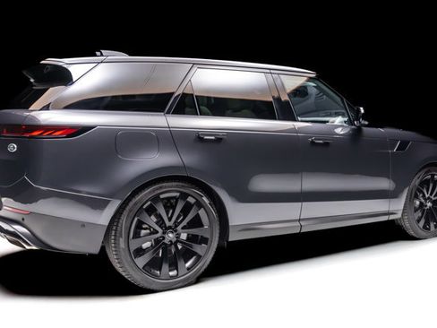 Used 2023 Land Rover Range Rover Sport SE AWD/4WD image 4