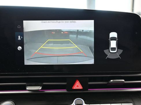 Used 2022 Hyundai Elantra Limited FWD image 22
