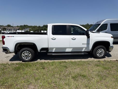 Certified 2025 Chevrolet Silverado 2500 LT w/ Convenience Package AWD/4WD image 11