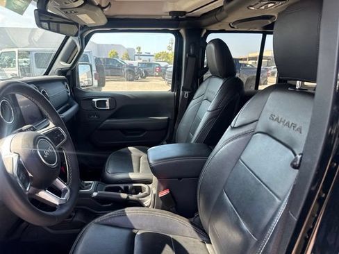 Used 2023 Jeep Wrangler Unlimited Sahara w/ Cold Weather Group AWD/4WD image 9
