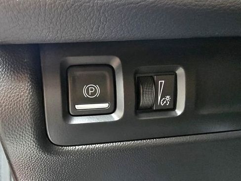 Used 2024 Cadillac XT4 Premium Luxury image 18