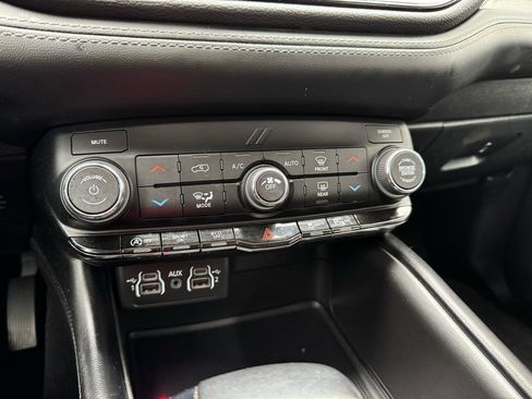 Used 2021 Dodge Durango SXT AWD/4WD image 23
