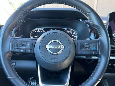 Used 2025 Nissan Pathfinder SV AWD/4WD image 30