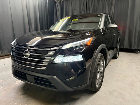 Used 2024 Nissan Rogue S AWD/4WD image 1