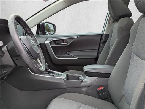 Used 2022 Toyota RAV4 XLE AWD/4WD image 18