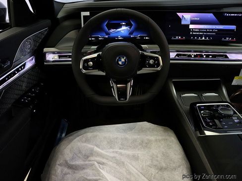 Used 2026 BMW i7 xDrive60 w/ Executive Package image 16