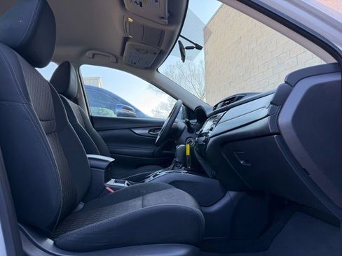 Used 2017 Nissan Rogue S image 16