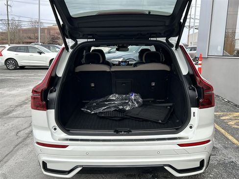 New 2026 Volvo XC60 B5 Plus w/ Protection Package Premier image 27