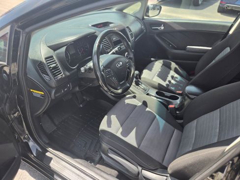 Used 2016 Kia Forte EX FWD image 2