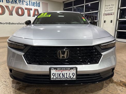 Used 2025 Honda Accord Sport image 5