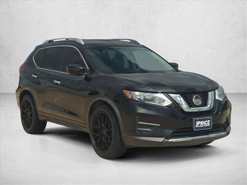 Used 2018 Nissan Rogue SV FWD image 3
