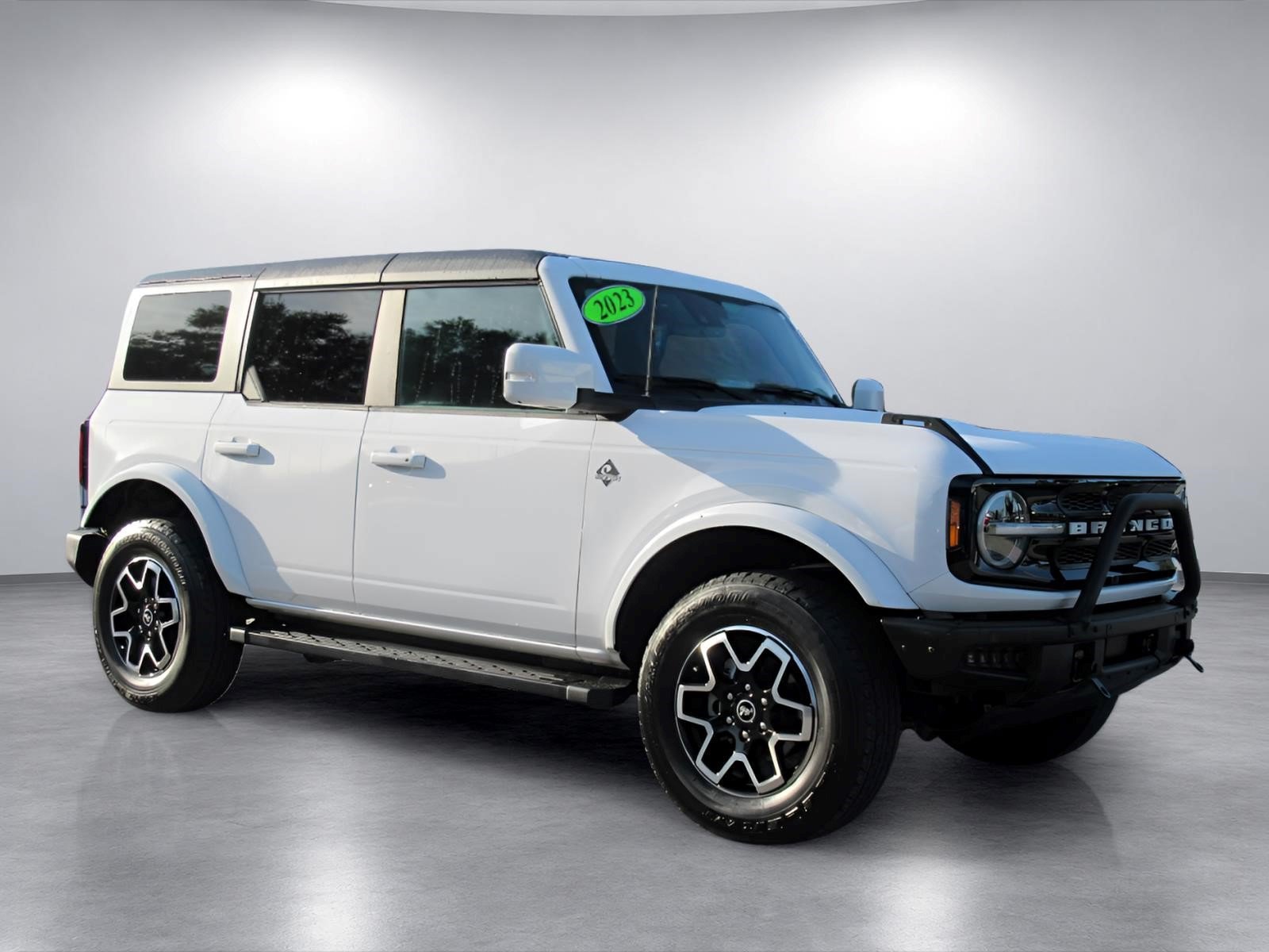 Used 2023 Ford Bronco Outer Banks AWD/4WD image 1