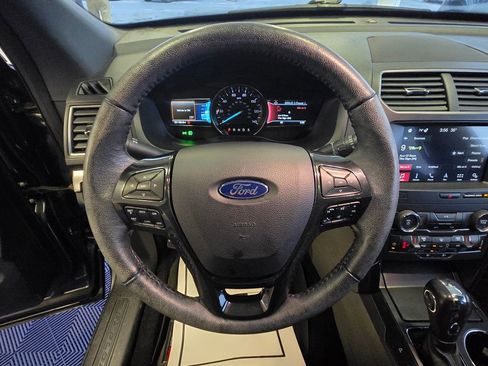 Used 2019 Ford Explorer XLT w/ Equipment Group 202A image 14