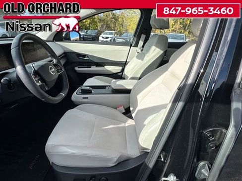 Used 2023 Nissan Ariya AWD image 10