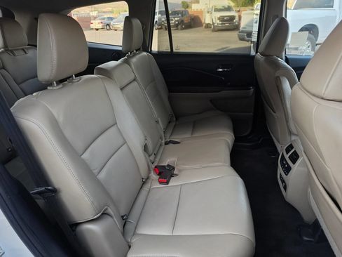 Used 2018 Honda Pilot Touring image 17
