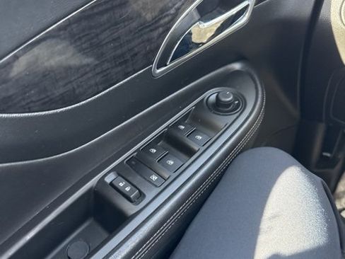 Used 2014 Buick Encore Premium image 8