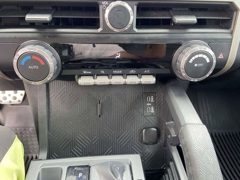 Used 2024 Toyota Tacoma TRD Sport image 21