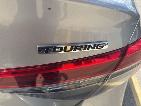 Used 2023 Honda Civic Touring image 4