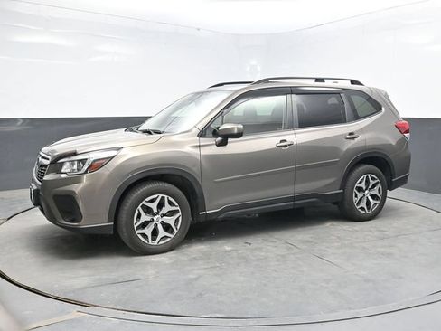Used 2020 Subaru Forester Premium AWD/4WD image 3
