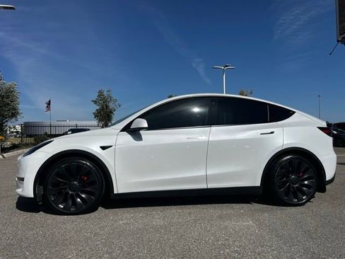 Used 2021 Tesla Model Y Performance AWD/4WD image 2