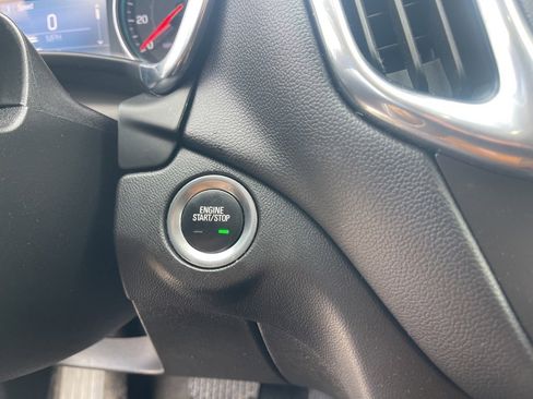 Used 2020 Chevrolet Equinox LT image 29