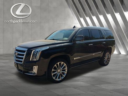 Used 2019 Cadillac Escalade Premium Luxury image 3