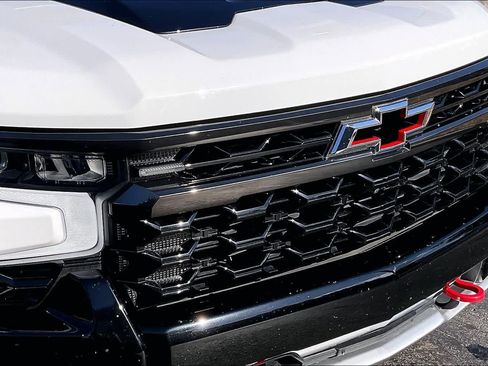 Used 2023 Chevrolet Silverado 1500 ZR2 w/ Technology Package image 28