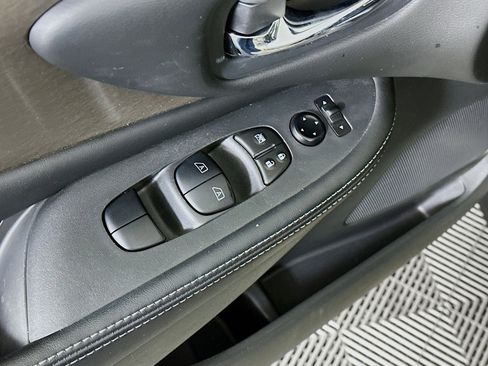 Used 2023 Nissan Murano SV FWD image 15