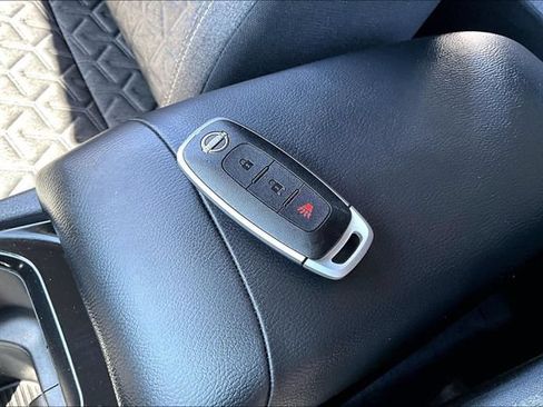 Certified 2025 Nissan Kicks SV FWD image 31