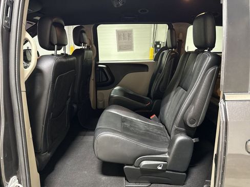 Used 2017 Dodge Grand Caravan SXT FWD image 22