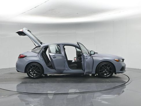 Used 2022 Honda Civic Sport Touring image 4