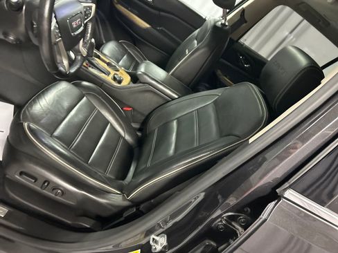 Used 2017 GMC Acadia Denali w/ Technology Package image 10