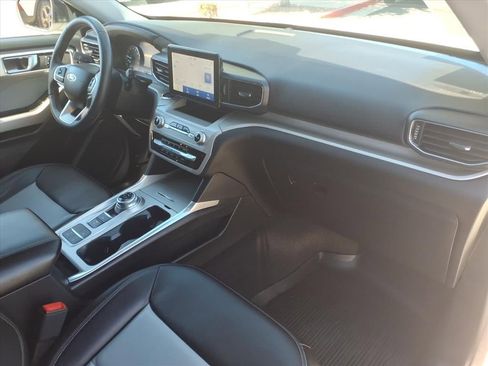 Certified 2023 Ford Explorer XLT w/ Equipment Group 202A image 10