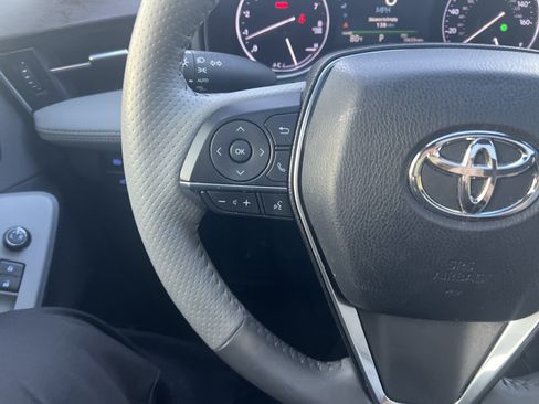 Used 2019 Toyota Avalon Limited FWD image 16
